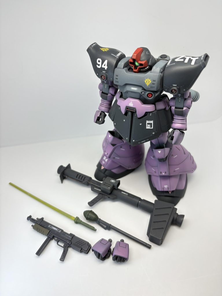 武装等ですハンドパーツは少し大きく感じたのでビルダーズパーツと交換しました。ジャイアントバズ2は前作から返してもらいました。マシンガンも少しだけ塗り分けしてます。