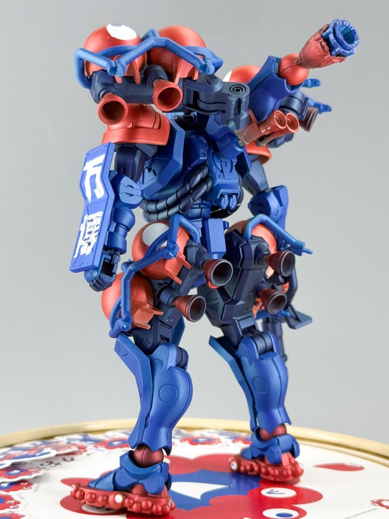 なんちゃって公式シューズと、タンクユニットのショルダー化のフィットは満足。万博ロゴシールドはもっと技術があればと悔やまれます。