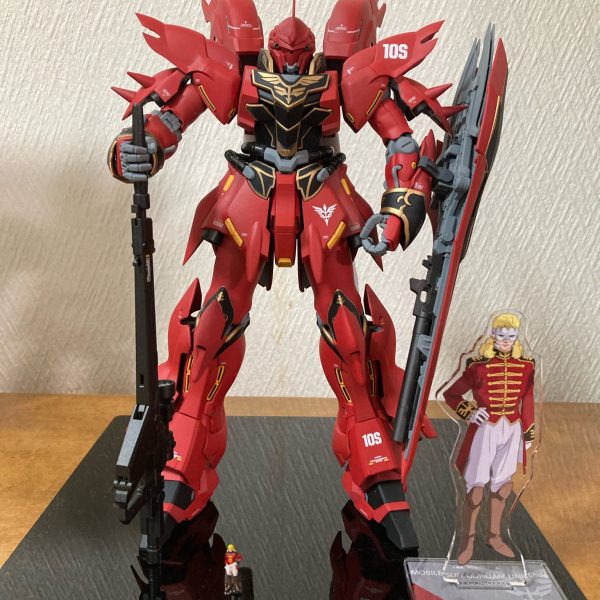 シナンジュとフルフロンタル