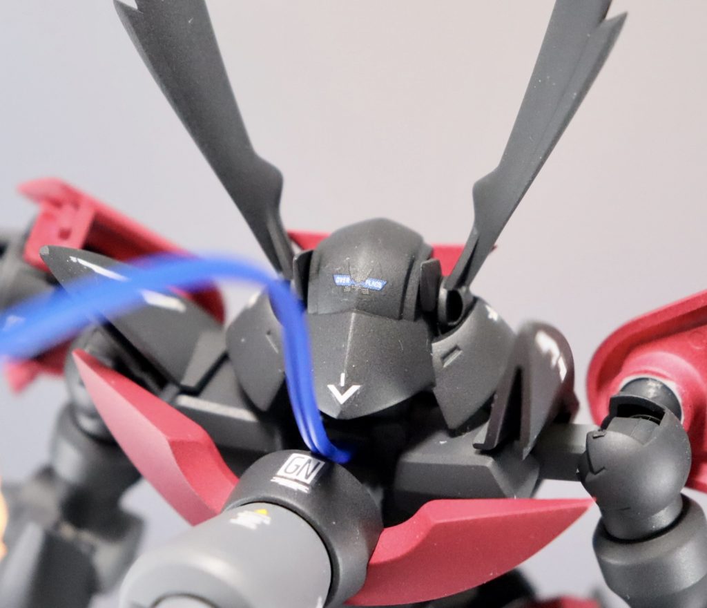 後頭部にはオーバーフラッグのデカールを貼ってますフラッグファイターの誇りを忘れずに