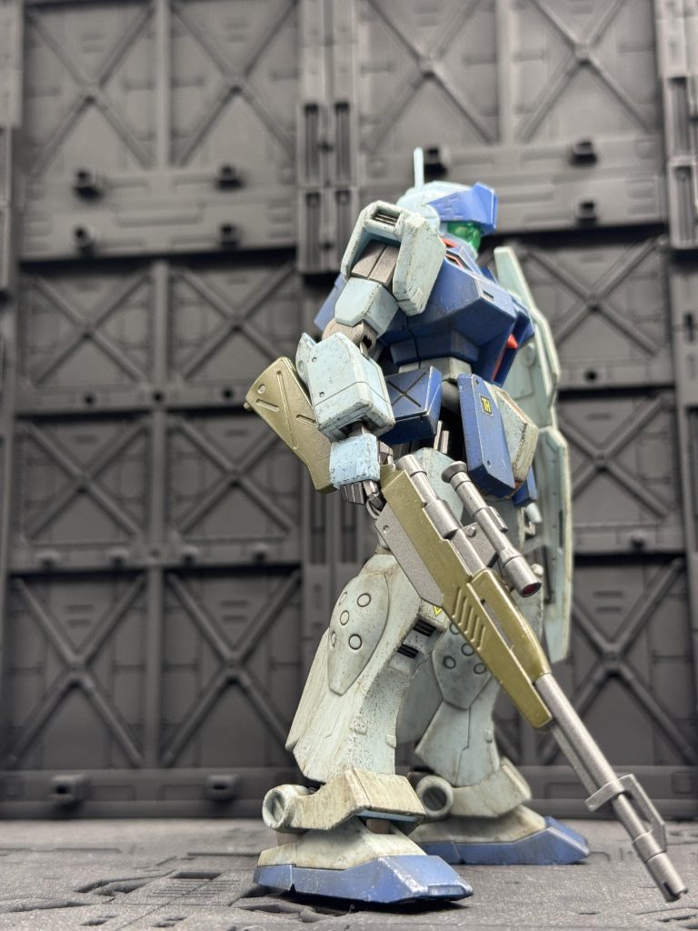 スポンジチッピング→ウォッシング→ドライブラシを行いましたが、やっぱりまだまだ満足のいく仕上がりには遠い感じです。ライフルは水性ホビーカラーで筆塗り部分塗装。