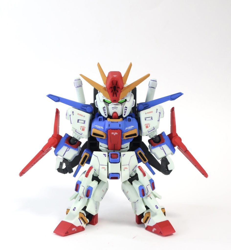 この状態での見栄えを良くしたかったので、フルアーマー装着用の穴は埋めてあります