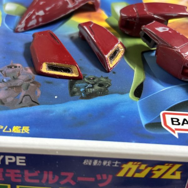 筋彫りするにはけがき出せる道具に尽きます。まずは（持ってなければ）製図用コンパスを格安で手に入れて頂きたく（メル◯◯最安）それと筋彫り 切り分けられれば最短 で 筋彫り 出来る様に手が動くようになります。続く🤓（6枚目）