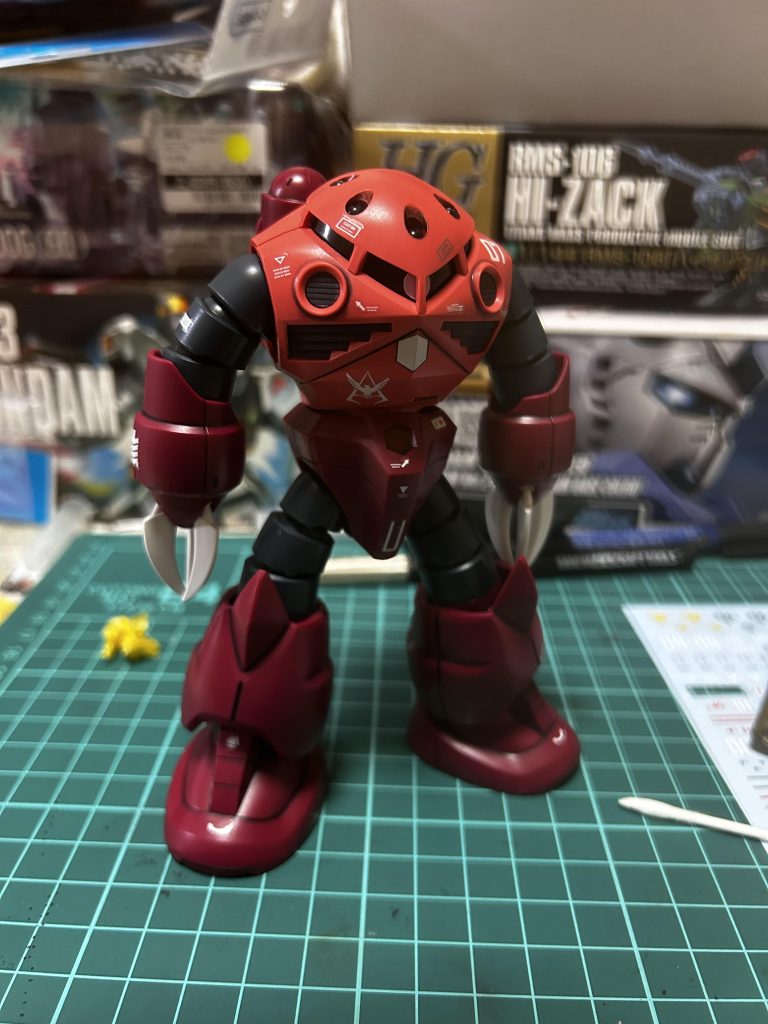 デカールは貼りたい分だけバンバン貼ってます出来上がると、すぐにどう汚そうか考えるので綺麗な状態である時間の方が少ないですね笑