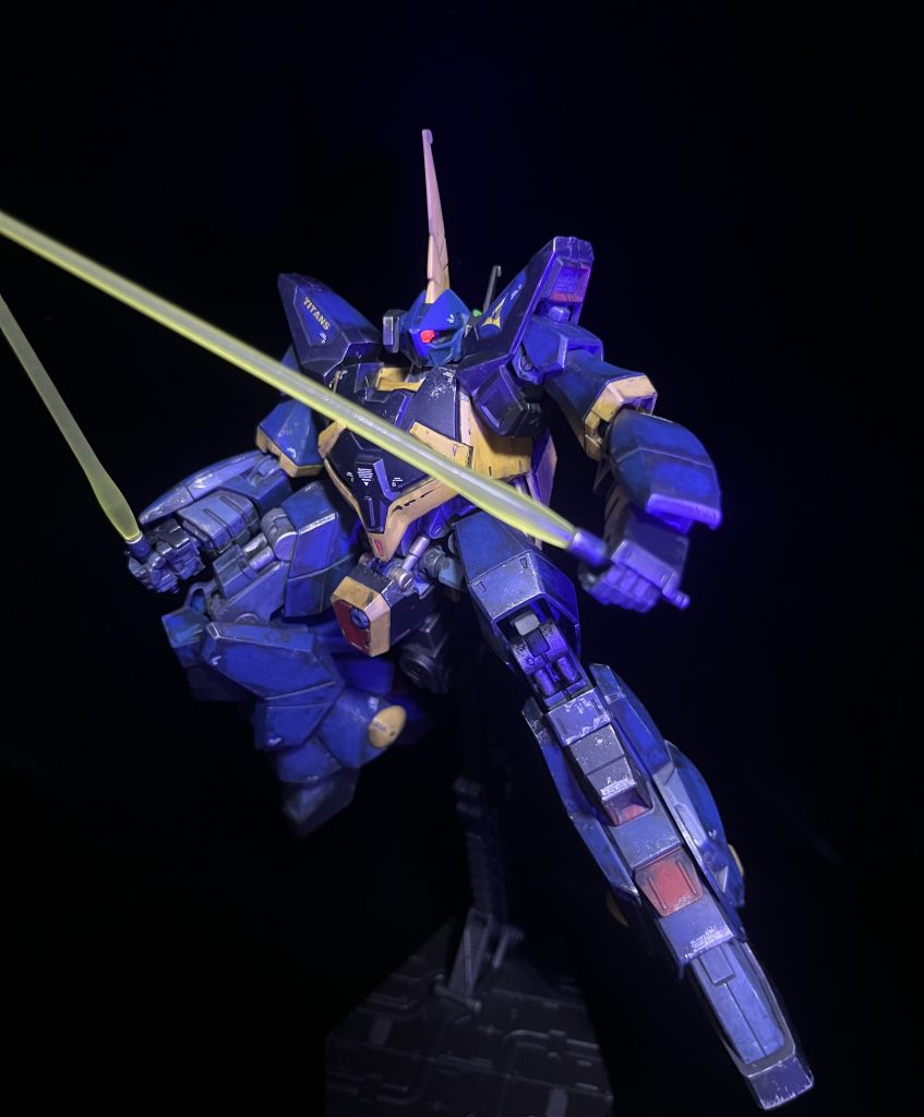 最高のプロポーションですね。首や腰周りの稼働がしっかりしてるので動きに表情をかなりつけやすいです。ポージングが楽しいキットですね。