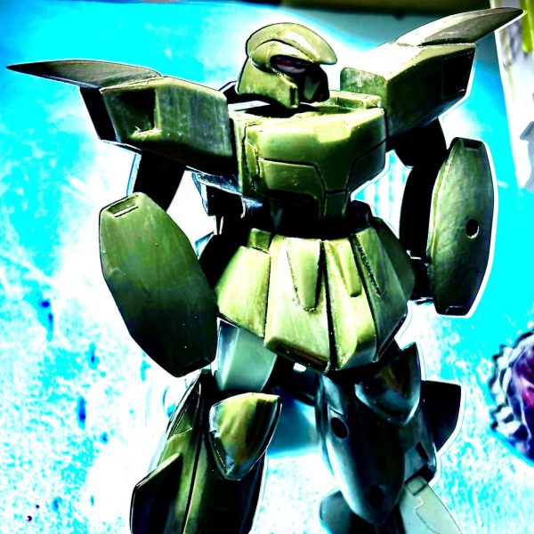 ゾロ　HGUC  無いなら作れば良いんじゃあないかぁー！て　言ってもスジボリ　で　リタイア寸前　です😇（1枚目）