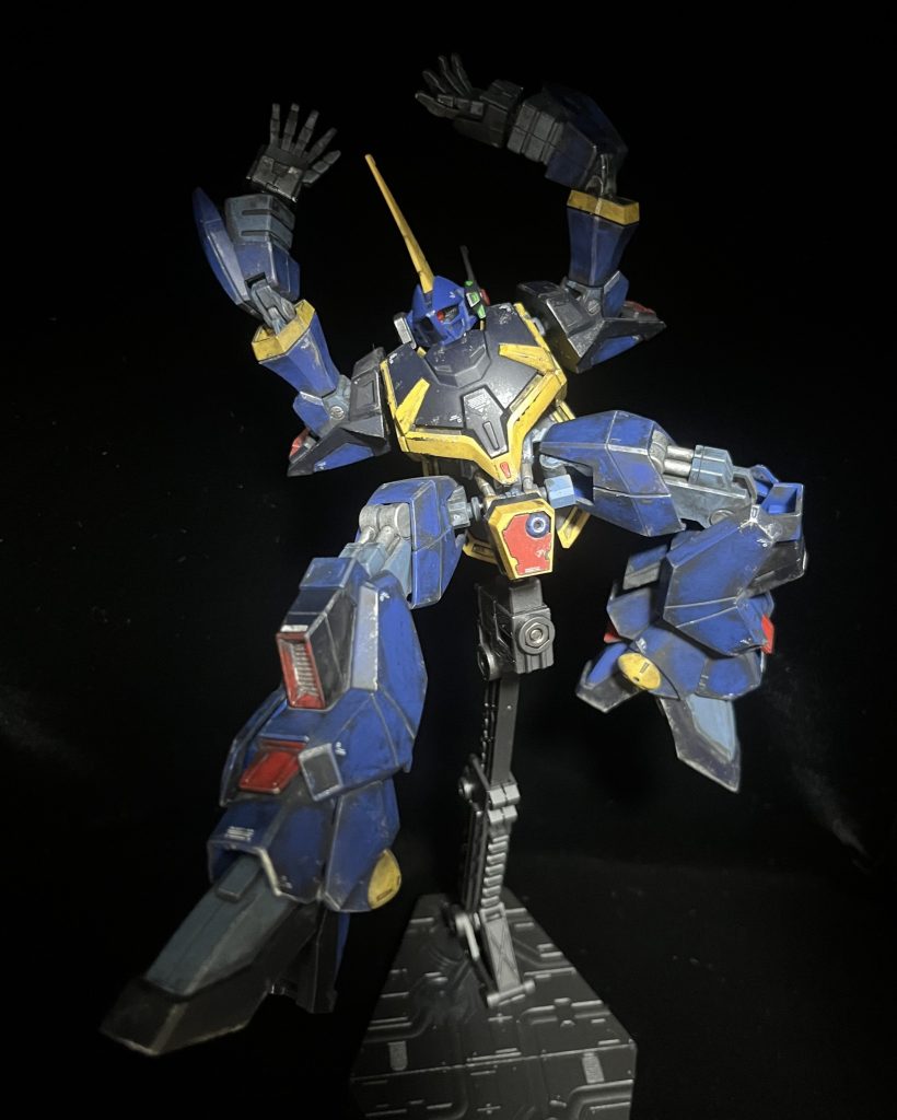 なにより今回すごいなと思ったのは可動域です。肩も自然な引き出し機構で干渉するようなところが無く肘も手首も自由に動かせます。足や腰、首周りもかなり自由度が高くバーザムショックが起こるほど高い評価を得たのも納得です。