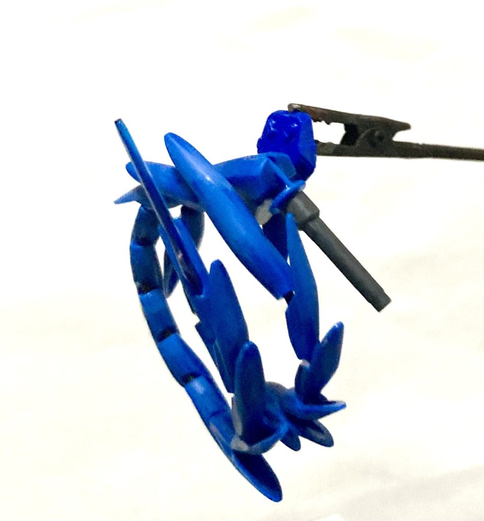 ルイ姉は鞭を装備しているので煌ギラーガから拝借サイドアーマーに磁石でマウント