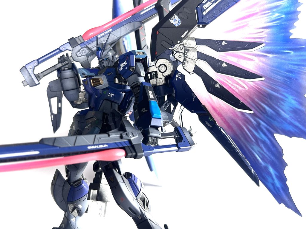 ソードインパルスと同じエクスカリバーレーザー対艦刀！こちらも長さがあり迫力満点ですね✨