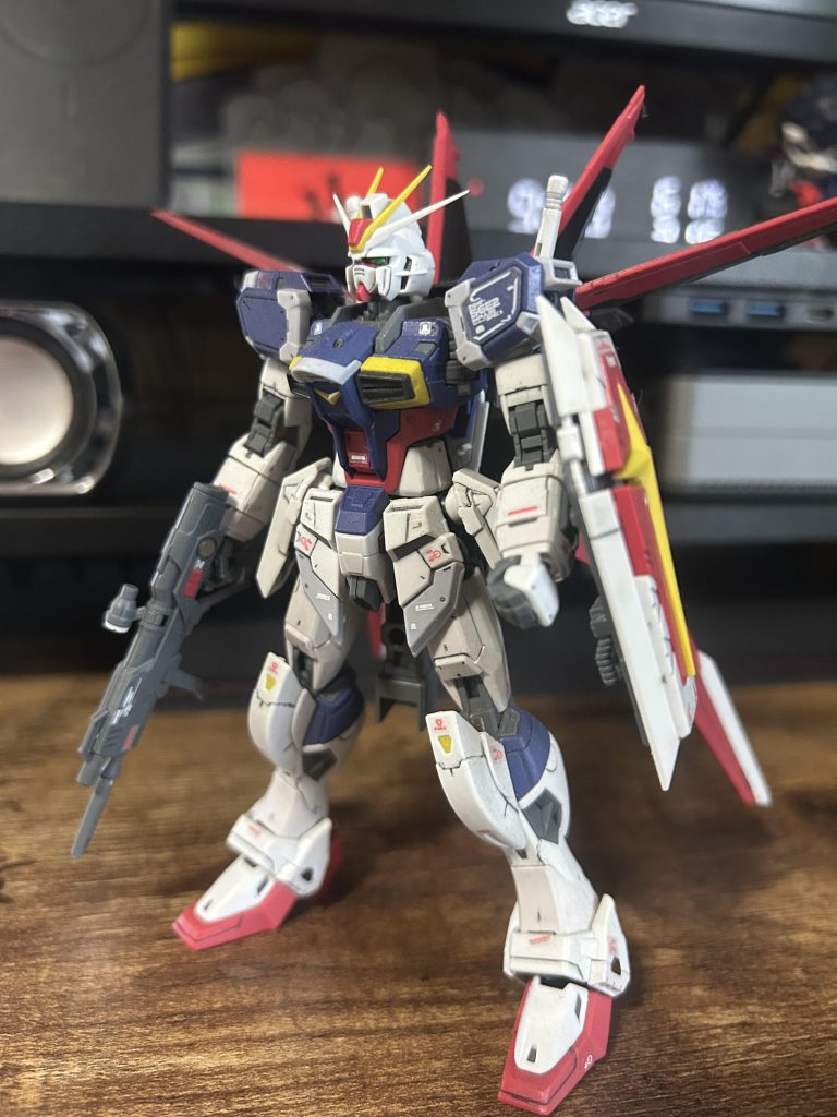 スミ入れは流し込みタイプのものを使用しました。1／１４４サイズだと流し込みタイプが適切かもです。