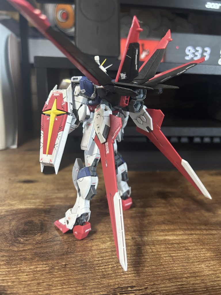 特徴的なバックパック。映画登場の機体なので、以前に発売されたインパルスにはない細かなデザインが追加されてます。