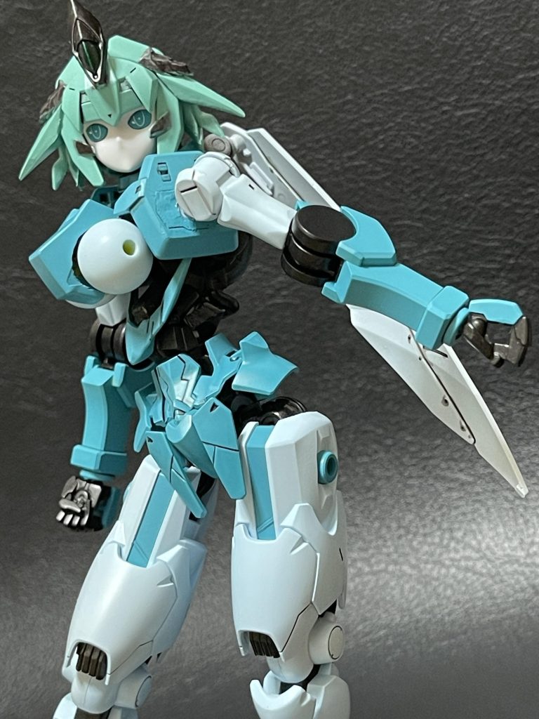 ちなみに元ネタのアストレイヤースピカもガンブレで作成したのも「あくの」という方が作成されてます。アストレイヤースピカというのはあくの氏が作成している女性型巨大ロボットになります。