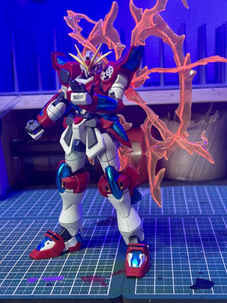 可動域もさることながらこのエフェクトパーツがかっこいい!!部分塗装はクリアパーツの内側をシャインシルバーで塗ったくらいですかね?後は細かな所はちょこっとかな(*´`*)