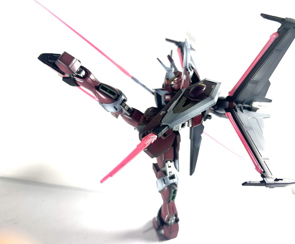 シュラと蹴り合うシーンバックパックが大きいですが、片脚立ちも難なくできました。