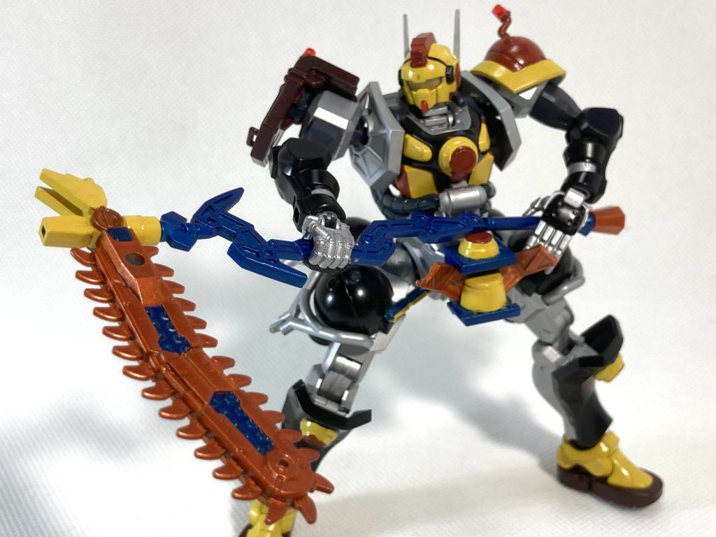 メイン武器のヴラムブレイカーは30mmのジャンクを集めて作成。弓モードにはなりませんが、サイズが大きめでとても迫力があります。
