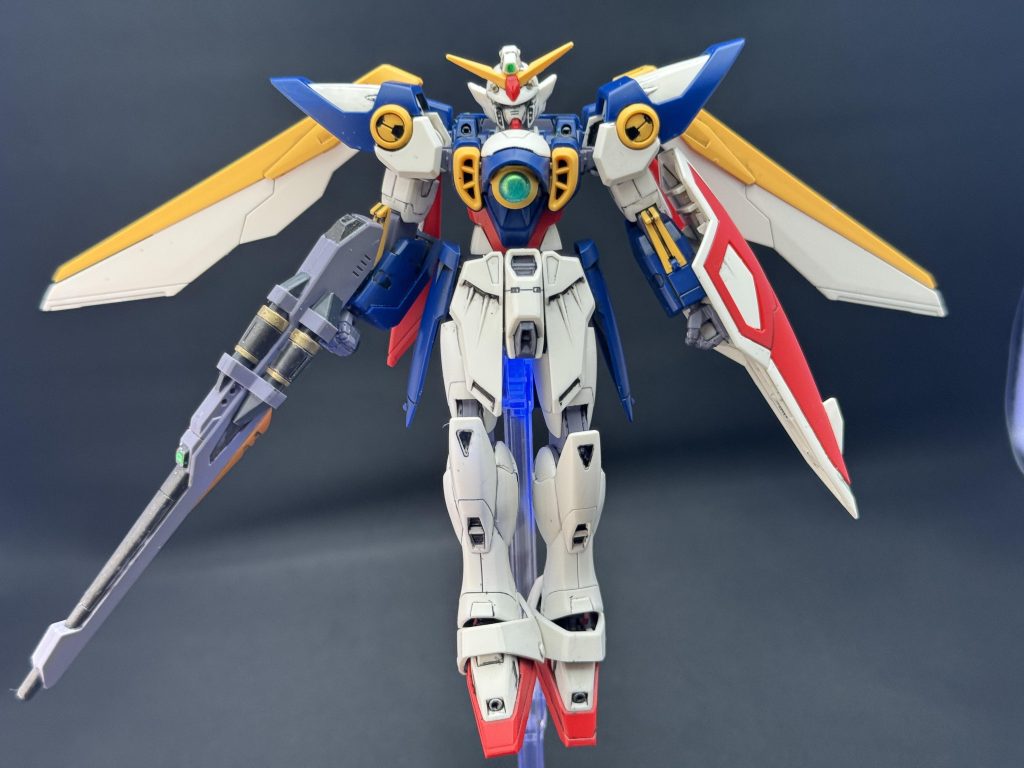 正面からスタンド立てて。オーバースケール気味だったので、足首関節を切り詰めて全長を短縮…🤔