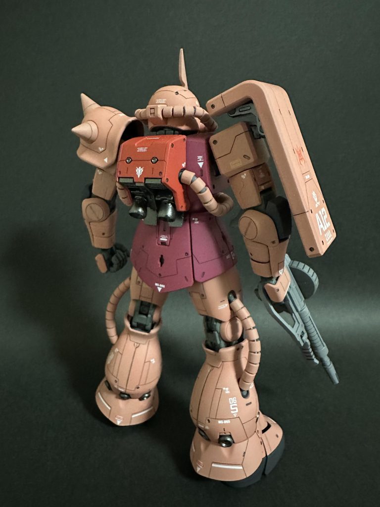 後ろ姿はこんな感じです・・・