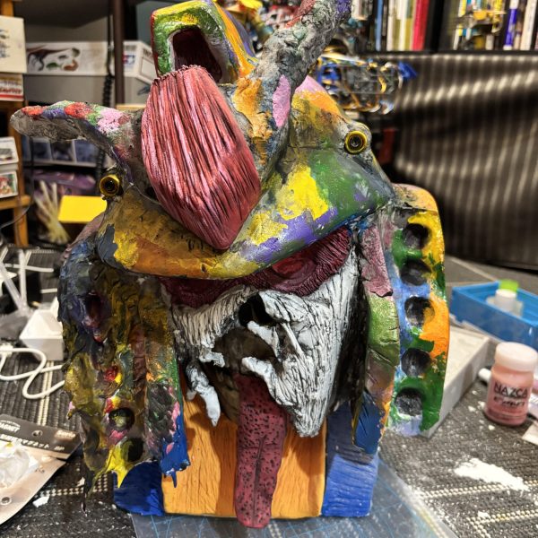 ハロウィン時期という事でダイソーのお面を使って白い悪魔を作ってます。復讐のレクイエムやフラナガン・ブーン戦記のジオン側から見たガンダムのイメージです。（6枚目）