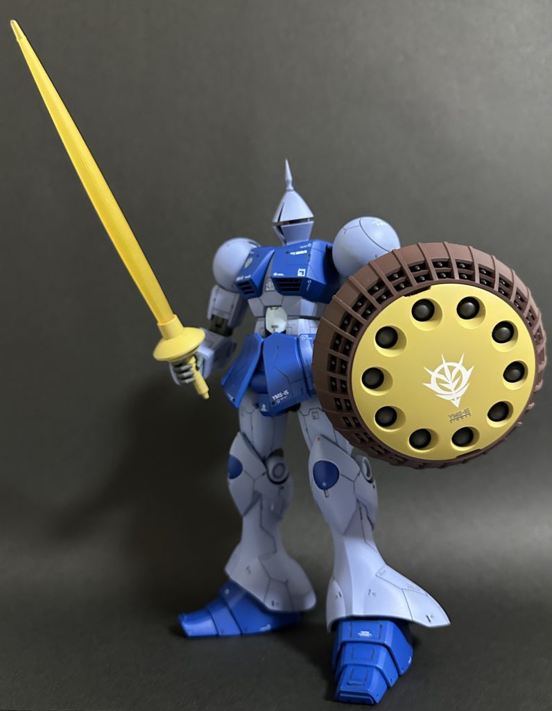 ギャンの言えばやっぱりサーベルと特徴的な盾ですね！