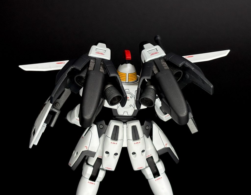 爆発的な機動力を生み出すスーパーバーニア。「死ぬな、このままでは」等の名言を生み出したスーパーなバーニア。塗り分けにややこだわりました。