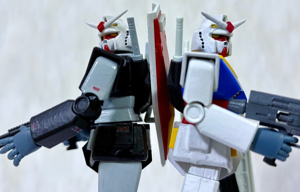 背中合わせの構図もカッコいいな(gundam-kao6)