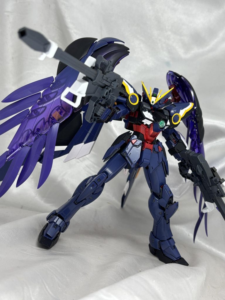 武器はブラックホールバスターライフル。ゼロカスタムの吹き飛ばす感じではなく空間を広く抉り取るように攻撃します。