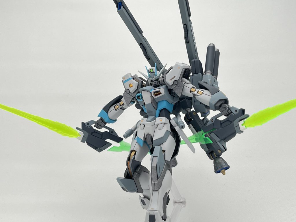 テストパイロットは、ストライク3号機と同じくストライクヴァルキュリーズ所属のサーニャ一尉。機体カラーも彼女の好みに合わせたものになっている。