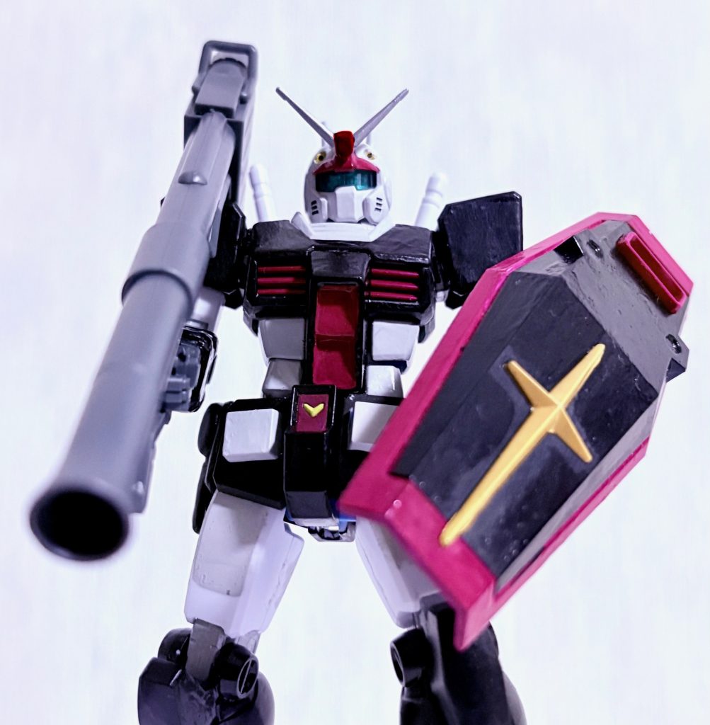 下からのアングルで〆。旧キットと違って誰でも簡単にできるカスタマイズなので、01ガンダムを買い逃した人はトライしてみるのもイイかと思いう。次回もお楽しみに(gundam-kao6)