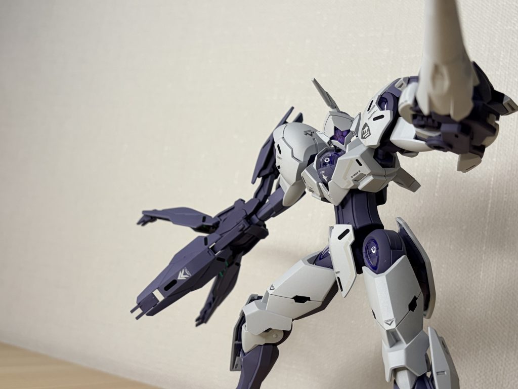 このジャベリン、射出してから回転するそうです。