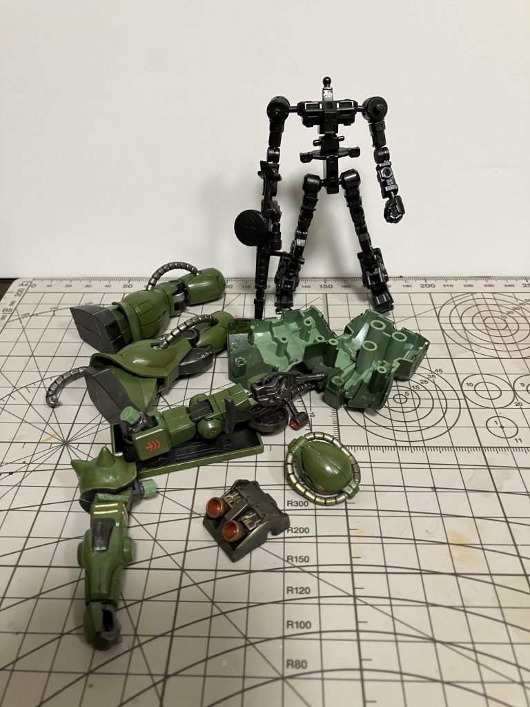 後ハメなんか考えてなかったので,胴体接着してなかった。 ラッキー