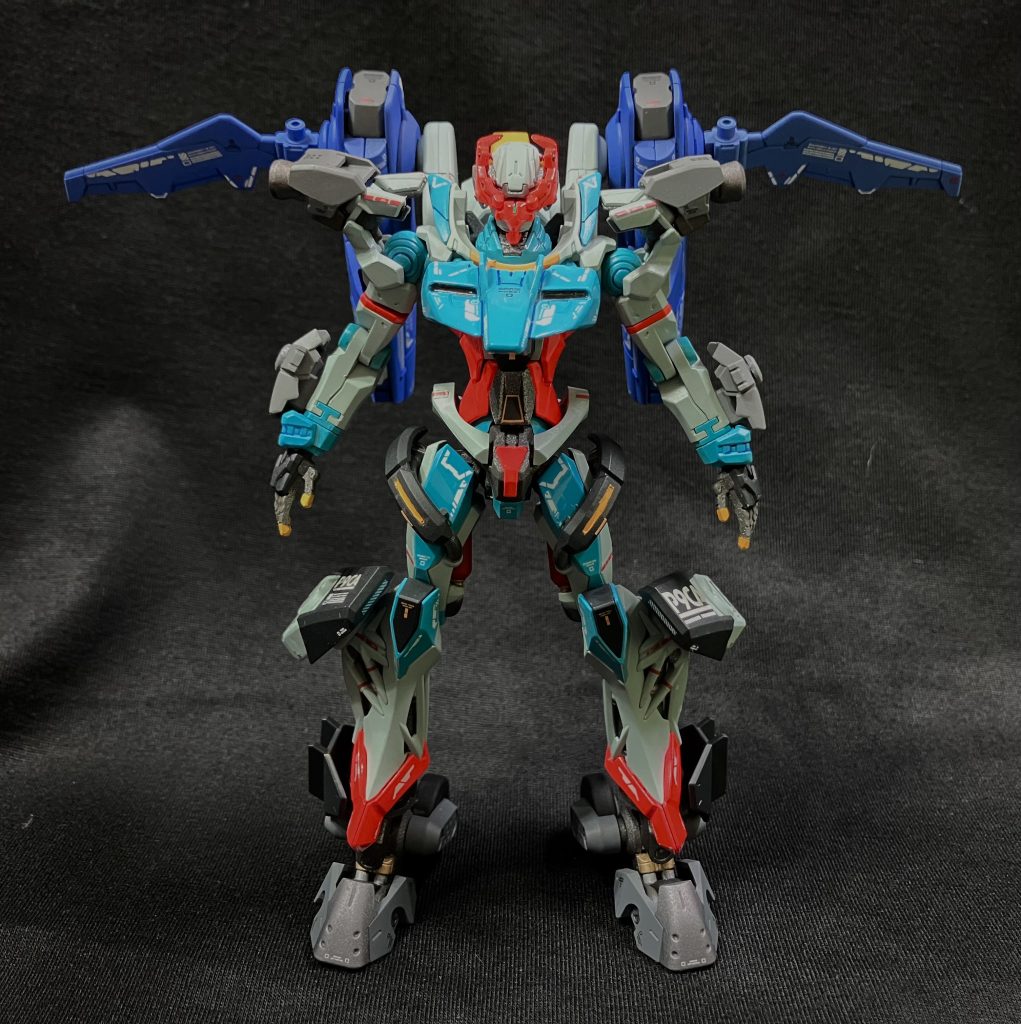 【正面】カラーリングをトリコロールから変更。ライトグリーンをベースにマチュをイメージしたミントグリーンとバーミリオン(朱色)と鮮やかなものにしました。