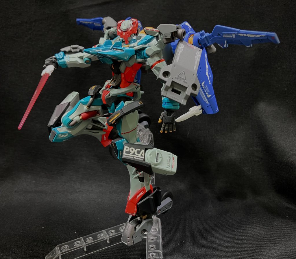 非常用としてバックパックにビーム・ピックを装備。威力はレース用に弱められている。