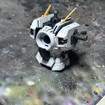 組み上げながら必要箇所を部分塗装して行く予定です。