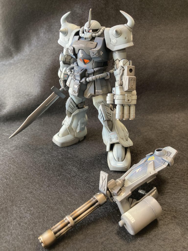 外付けの三連バルカンは、なんとなく掌に見える良いアイデアだと思います、ハイ!装弾数の辻褄も合いますしね。