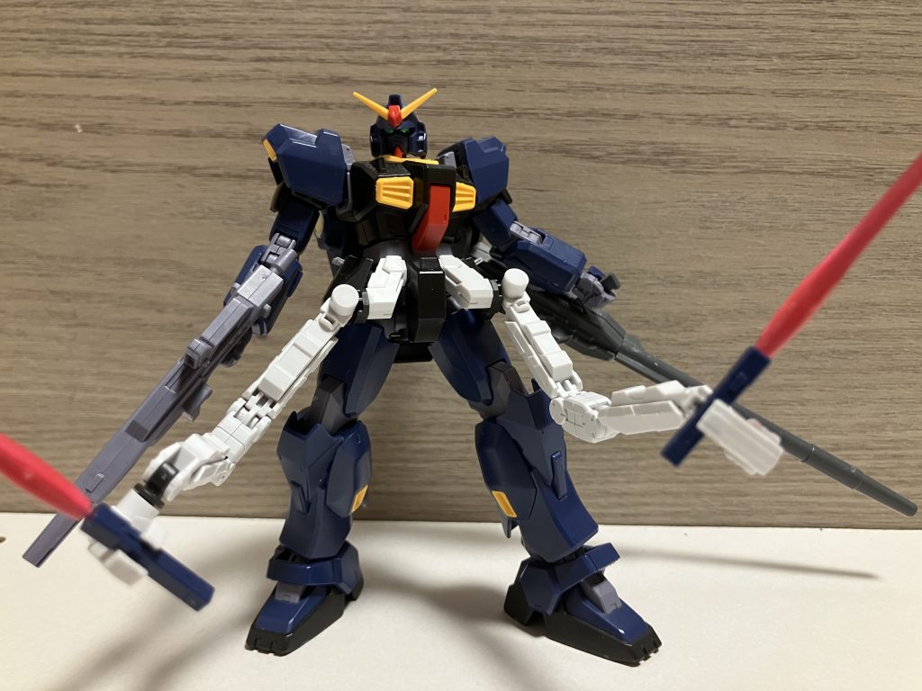 隠し腕ぇぇぇぇぇぇ(隠れてないけどw)ジ・Oの隠し腕から着想を得て、万博ガンダムのアームを拝借しましたでかいスカート部分がアームになってビームサーベル持つのもまたエロいよね
