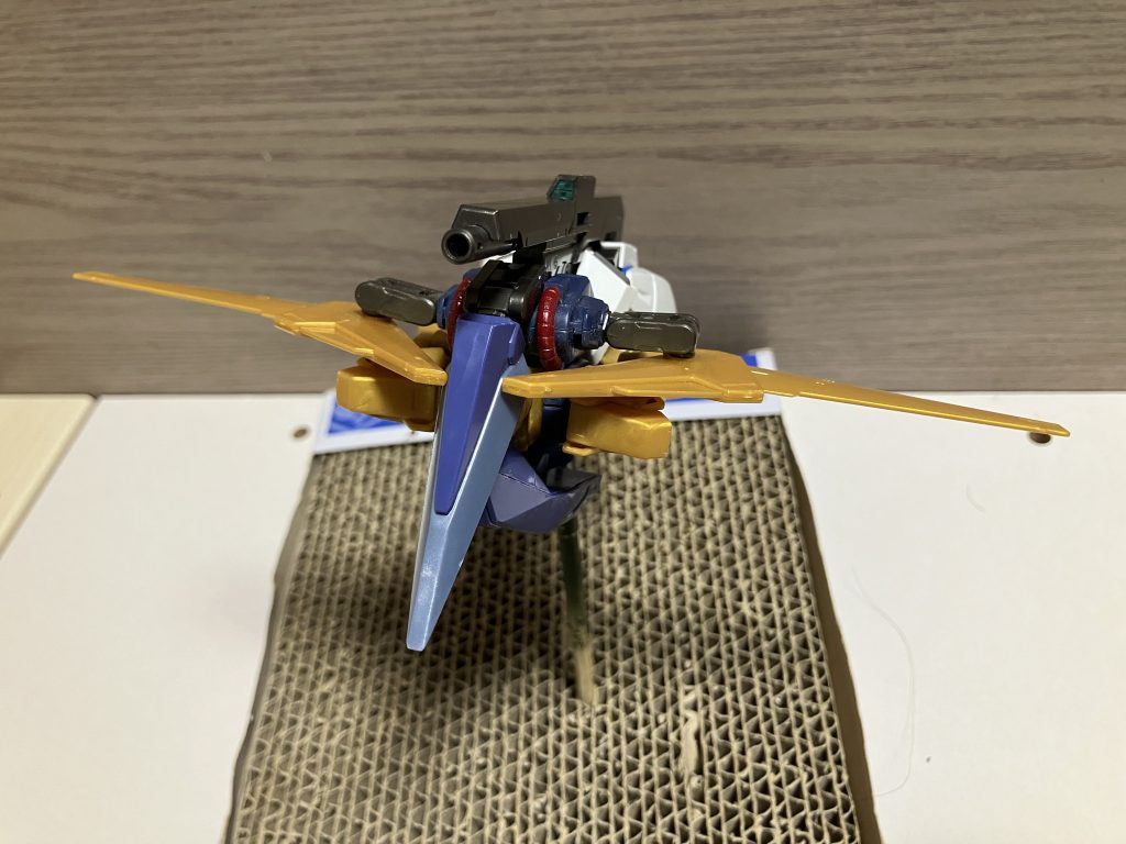 このアングルが個人的にいっちゃん好き!シンプルなんだけど殺意マシマシのビームライフルが主砲として置かれてるのがいい!私の性癖なんですよねぇ〜