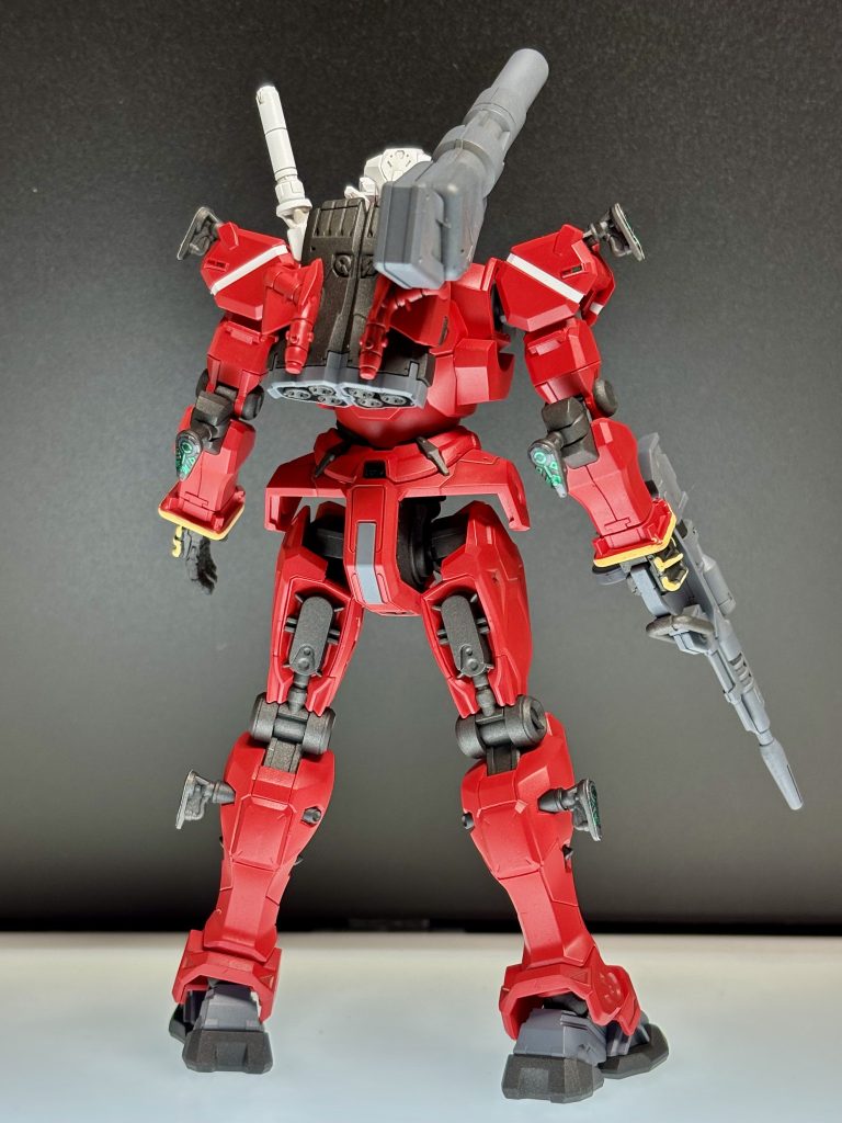 肩のキャノン砲はコアファイター直付けなんだ……とびっくりした後ろ姿🤔