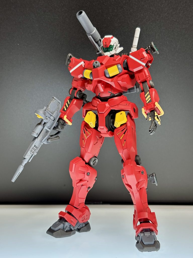 カッコいいね‼️手足は赤いガンダムと同じかと思ってたら新規金型でびっくりしました。