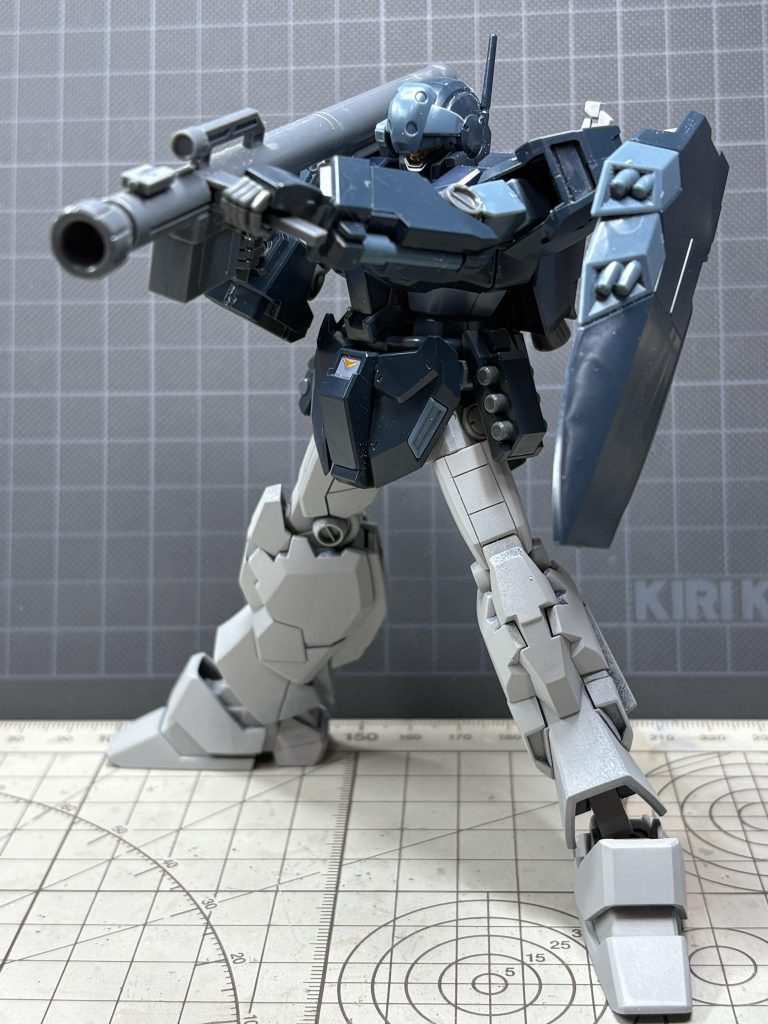 主な改造はフトモモのモールド追加くらい。あとは、丁寧に素組しました。