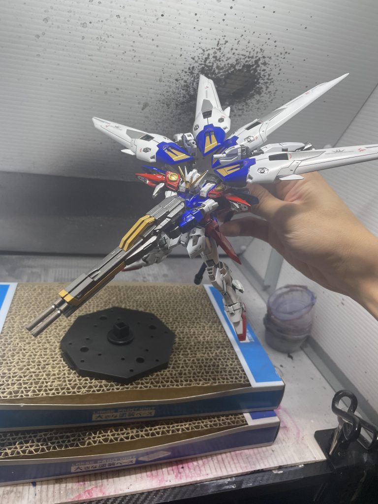 ツインバスターライフル構え2 作者の手写ってますが。。。笑(この角度で撮りたかった)本当にかっこいいシーンですよね。