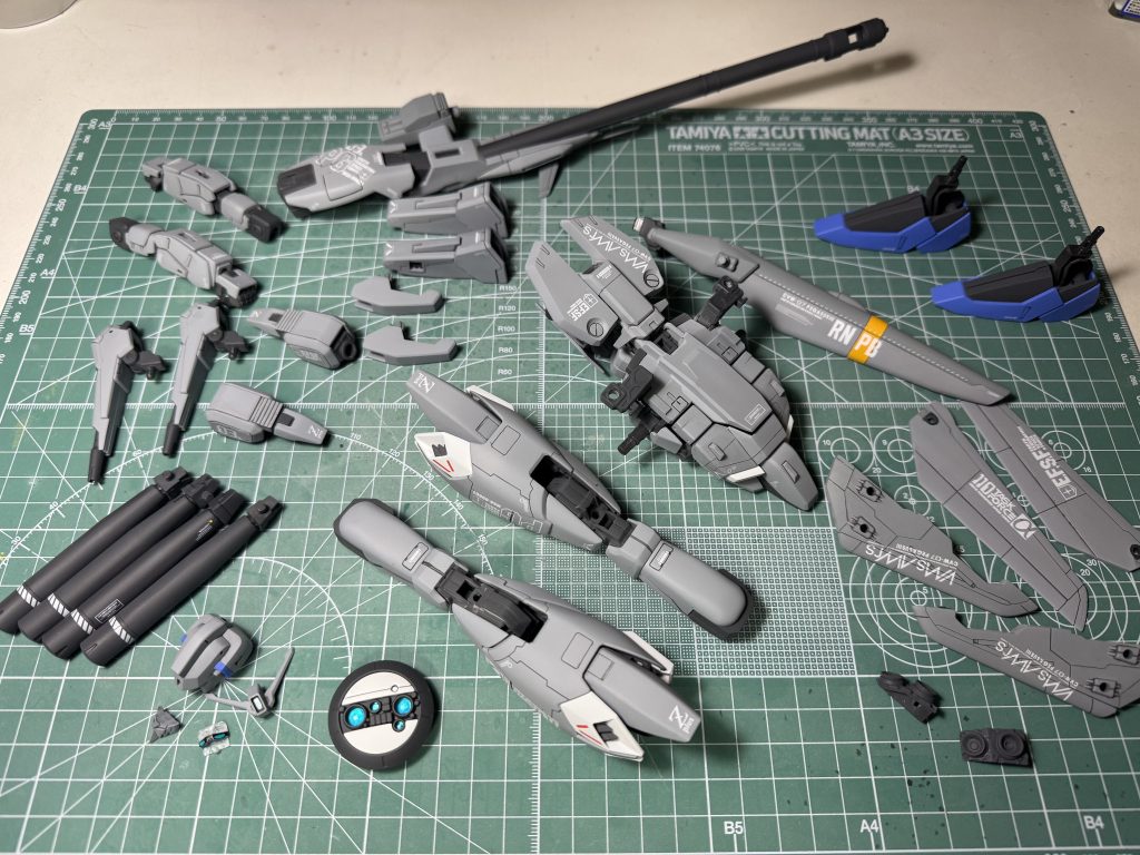 後は組立のみ!の状態ここまでくると成し遂げた感が出ますよねー