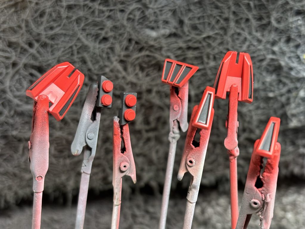 アクリル塗料塗ってはみ出しを拭き取り