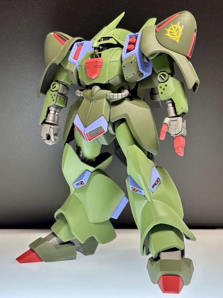 左肩のジオンマークがいいね😉