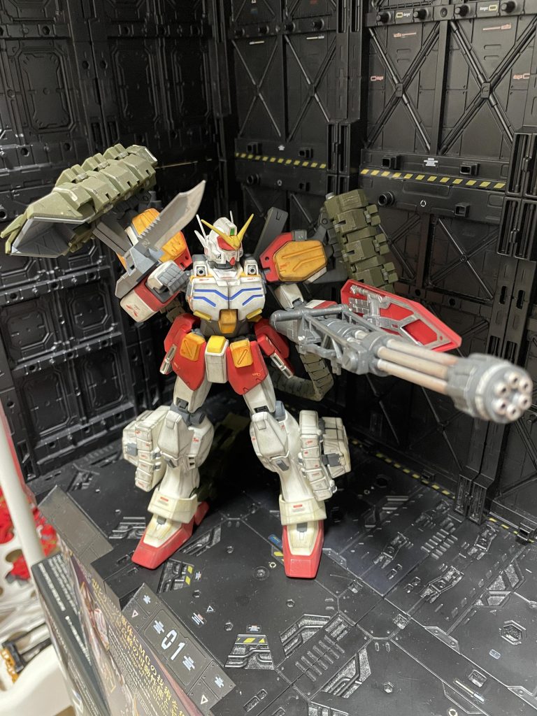 キャタピラ部分とガトリング砲身部分のウェザリングは、自分的にはうまくできたかな〜と思い、満足な出来です😆