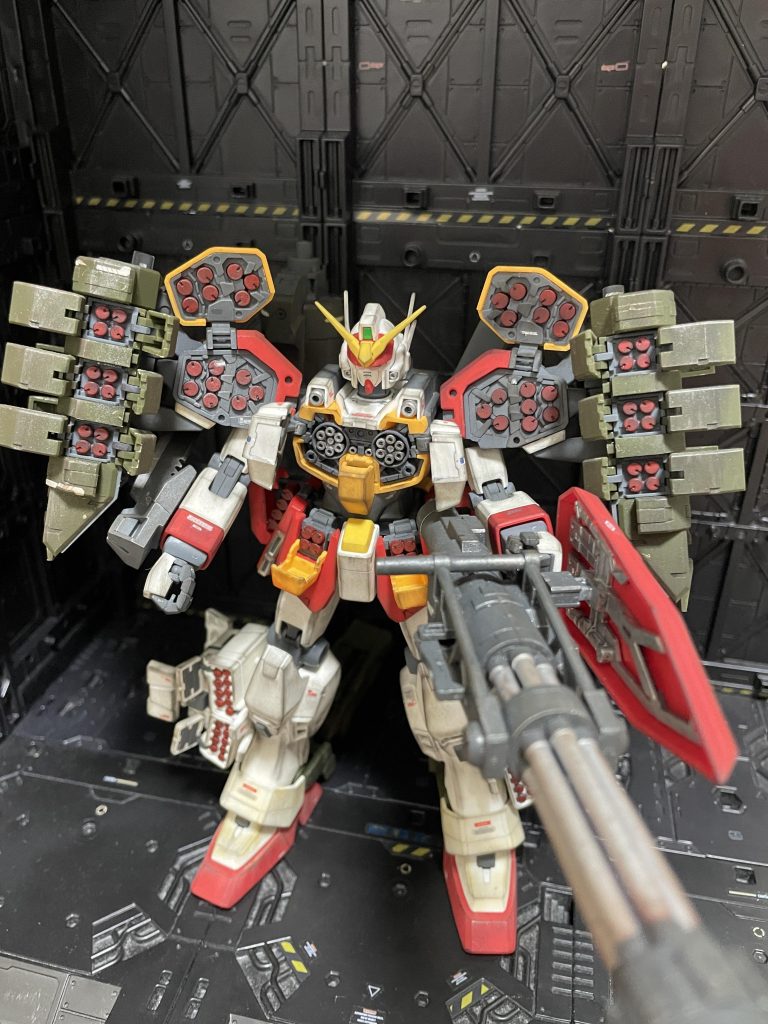 生き残ったデカールが少なく淋しかったので、手持ちの余りのデカール等で補いました😅