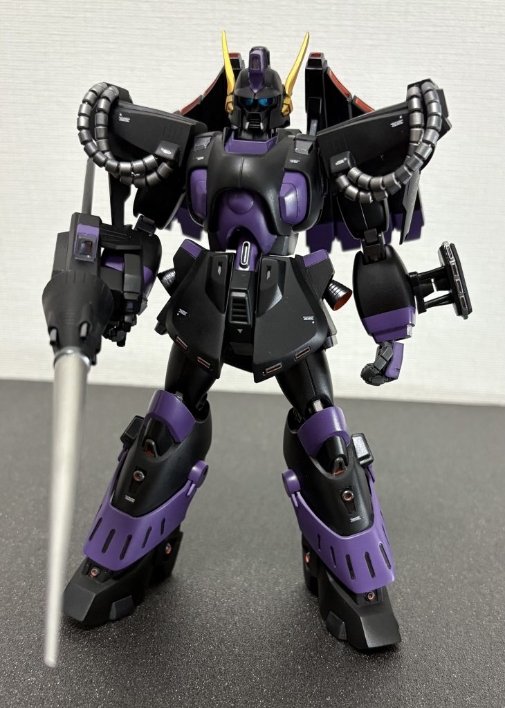 ショットランサーについてはKOTOBUKIYAマイナスモードⅢを間に挟んで延長。バルカン部は手芸用のクラフトパーツグラスビーズ二分竹という物で再構築してみました。