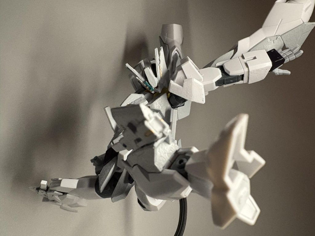 スネにはさらにハンドガンが……！！ 