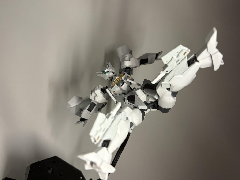 すねハンドガンを連射しつつ！