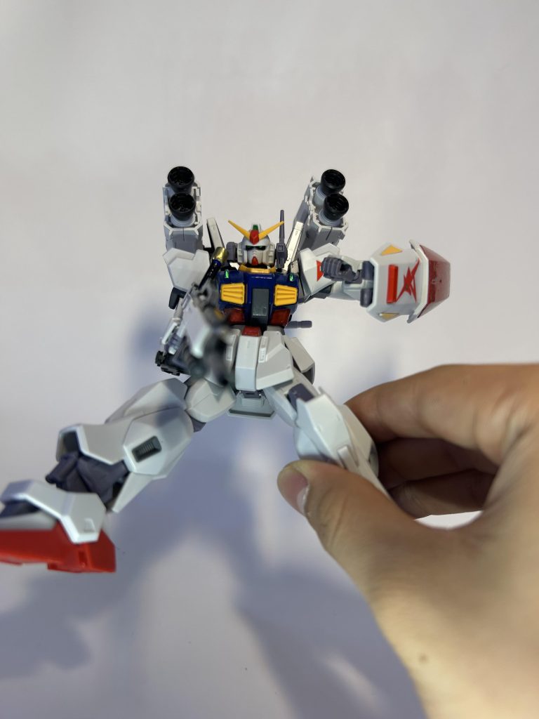 例の巨大バックパックは、テラーズ戦争時のMSの設計から引っ張ったものらしいが、詳細は不明。ただ、1世代遅れていたMK-2はグリプス戦役時のMSにギリギリ追いつく速さを獲得。だが、アムロに輸送する先でネオジオンに襲われ、輸送船は大破。データ漏洩を恐れたアナハイムは船ごと自爆したため、宇宙で活躍することはなかった…