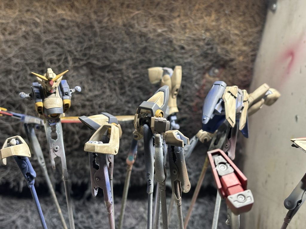 つや消しクリアー吹いてウォッシング中